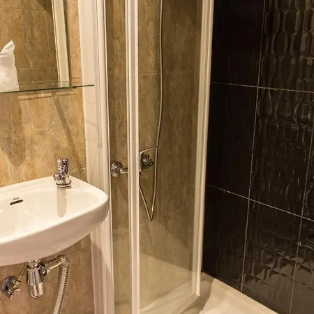 招待所 格拉容凯鲁二号旅馆 *